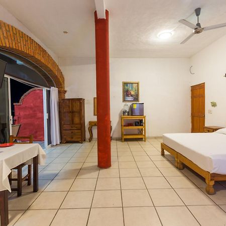 Traditional Sierra Leon Oceanfront Rooms - Adults Only Puerto Vallarta Dış mekan fotoğraf