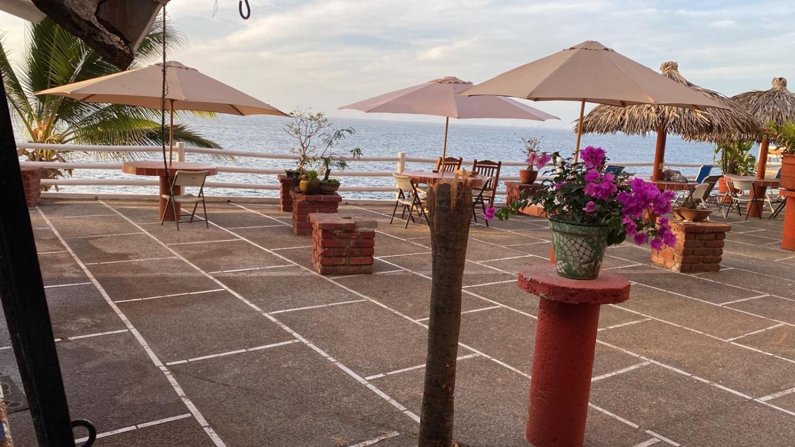 Traditional Sierra Leon Oceanfront Rooms - Adults Only Puerto Vallarta Dış mekan fotoğraf