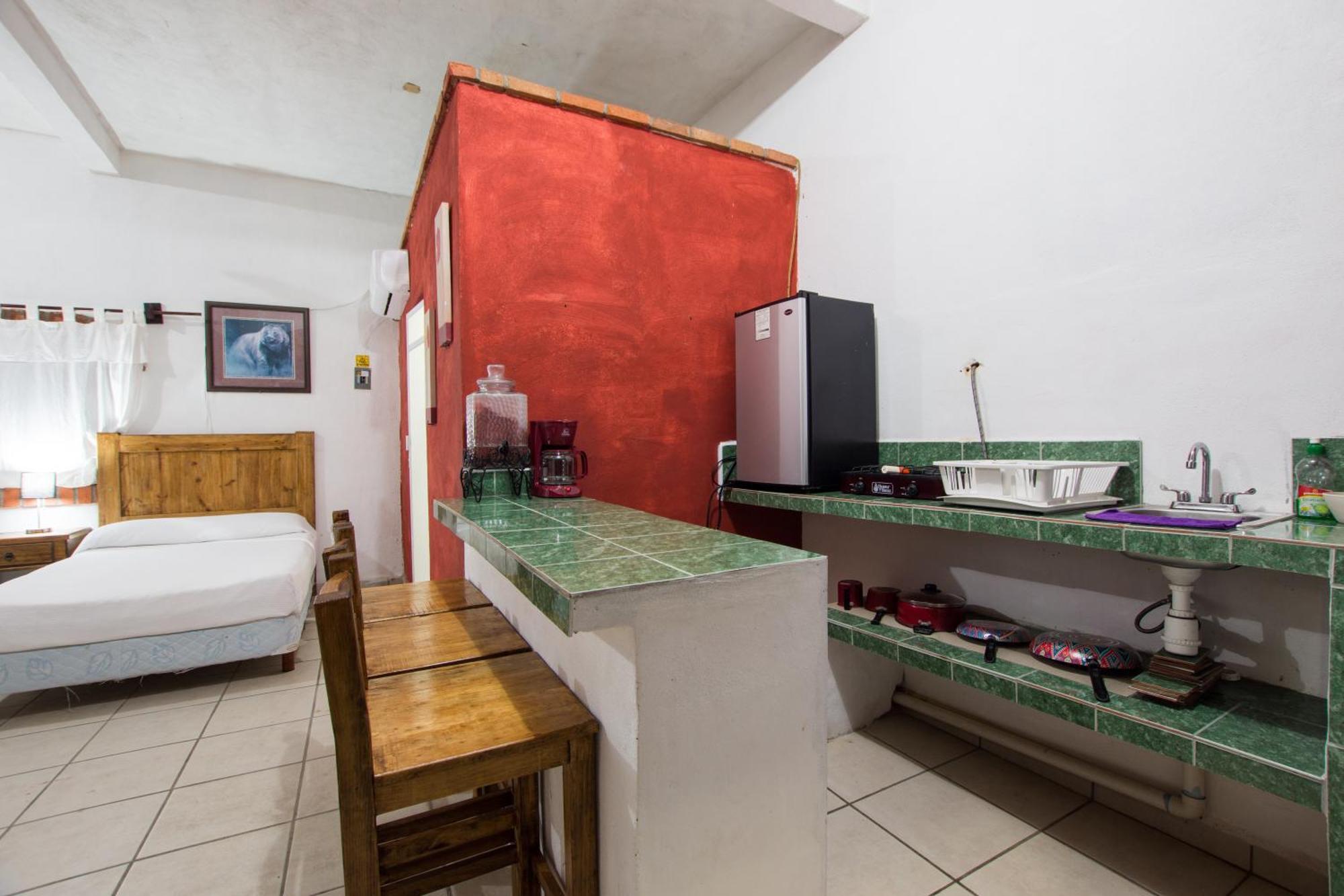Traditional Sierra Leon Oceanfront Rooms - Adults Only Puerto Vallarta Dış mekan fotoğraf