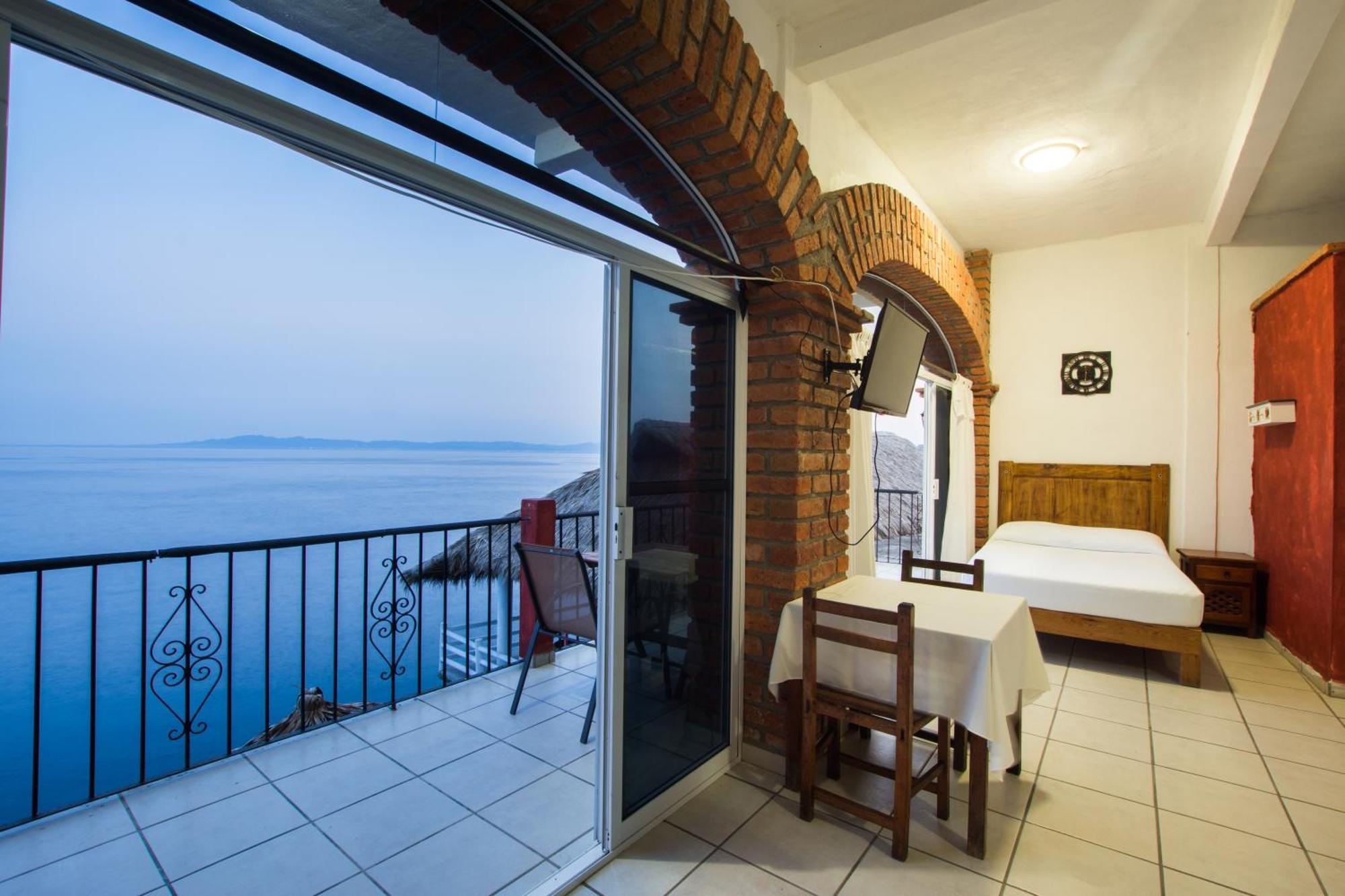 Traditional Sierra Leon Oceanfront Rooms - Adults Only Puerto Vallarta Dış mekan fotoğraf