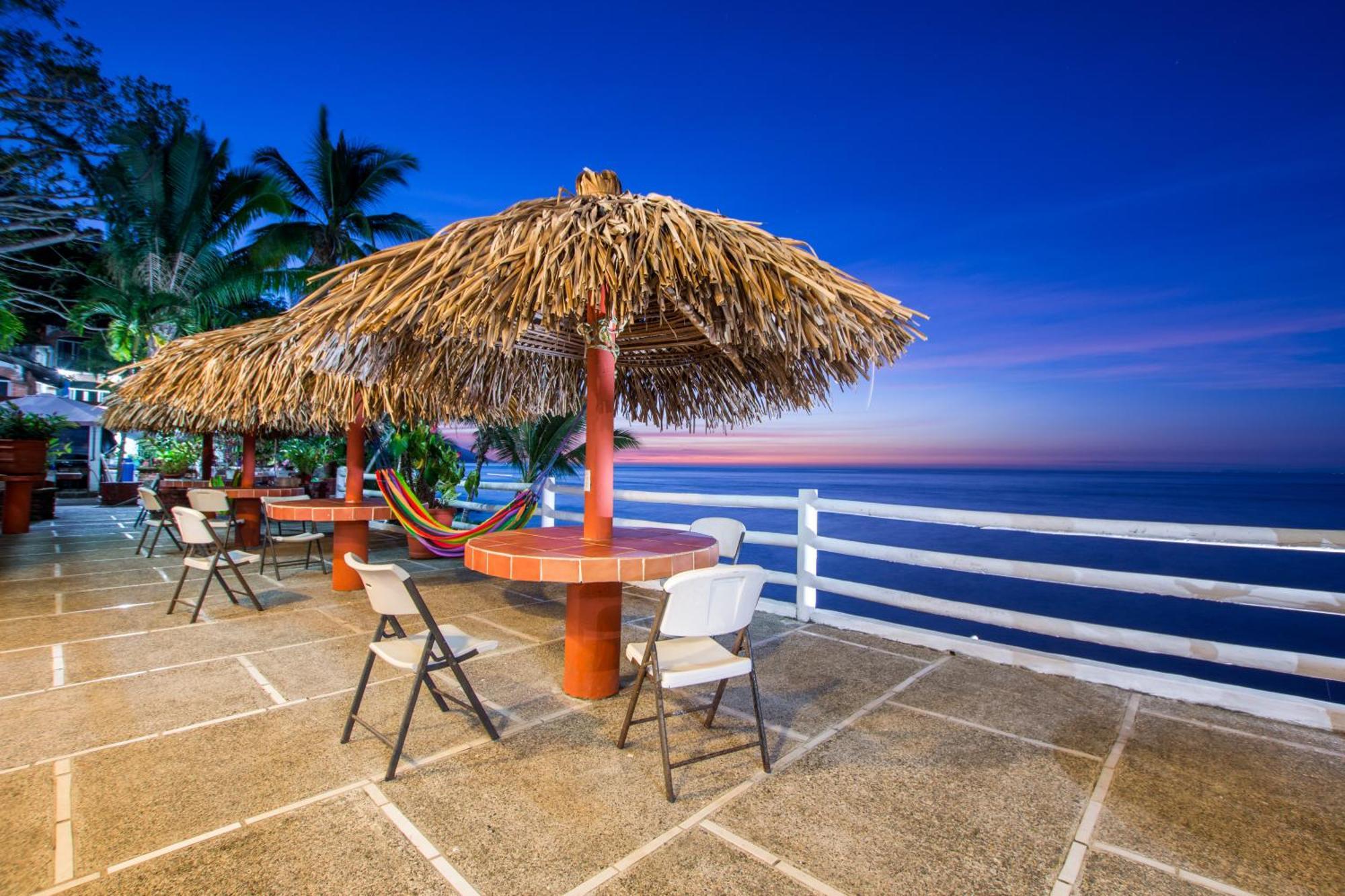 Traditional Sierra Leon Oceanfront Rooms - Adults Only Puerto Vallarta Dış mekan fotoğraf