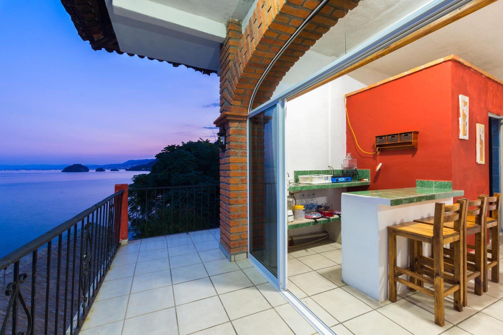 Traditional Sierra Leon Oceanfront Rooms - Adults Only Puerto Vallarta Dış mekan fotoğraf