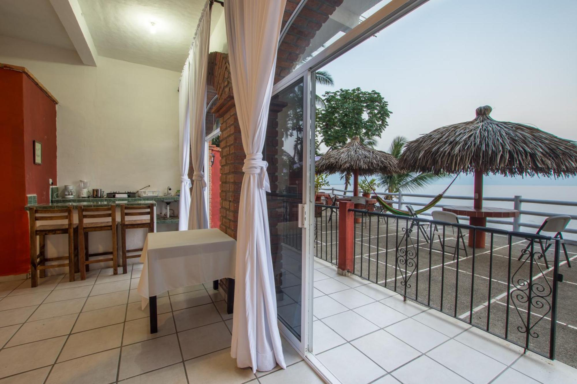 Traditional Sierra Leon Oceanfront Rooms - Adults Only Puerto Vallarta Dış mekan fotoğraf