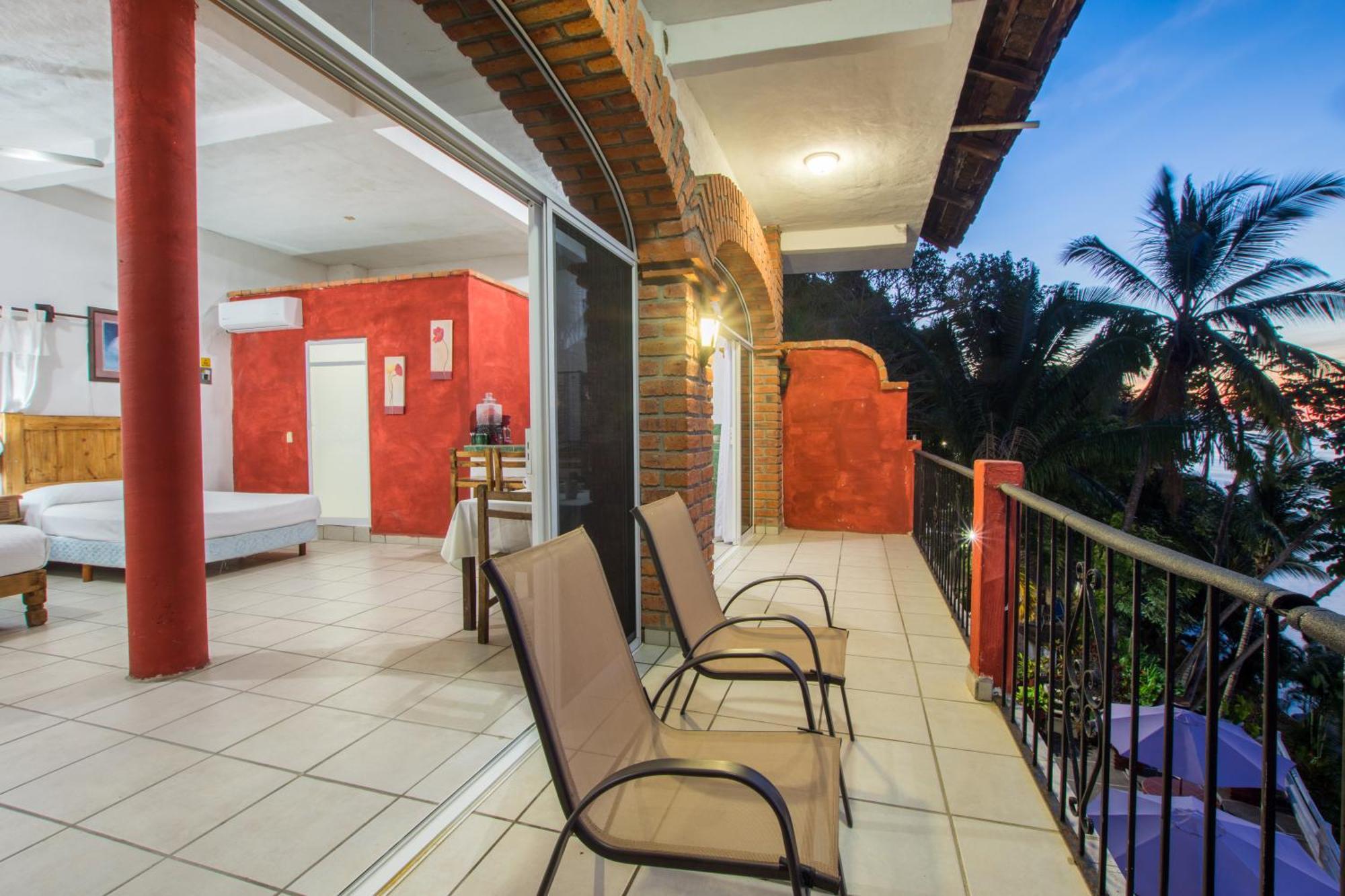 Traditional Sierra Leon Oceanfront Rooms - Adults Only Puerto Vallarta Dış mekan fotoğraf