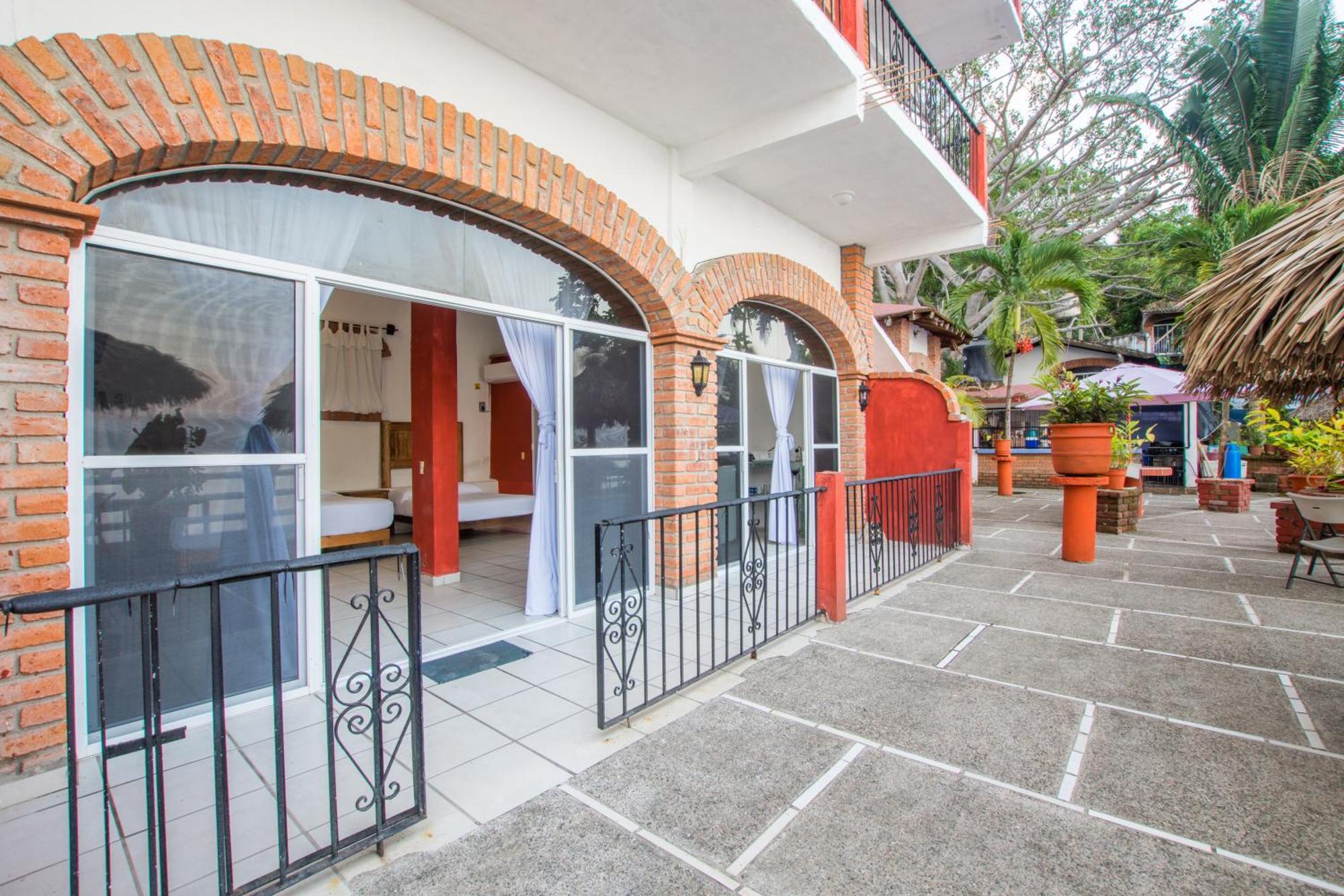Traditional Sierra Leon Oceanfront Rooms - Adults Only Puerto Vallarta Dış mekan fotoğraf