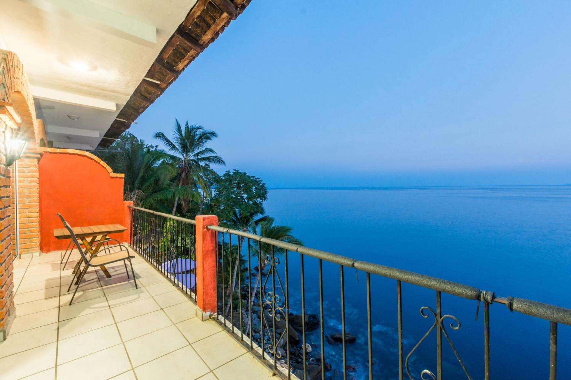 Traditional Sierra Leon Oceanfront Rooms - Adults Only Puerto Vallarta Dış mekan fotoğraf