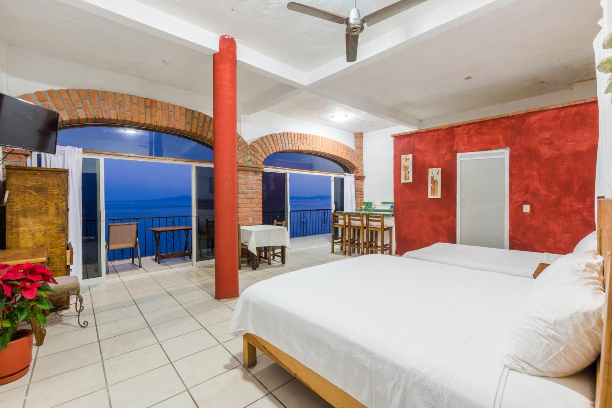 Traditional Sierra Leon Oceanfront Rooms - Adults Only Puerto Vallarta Dış mekan fotoğraf