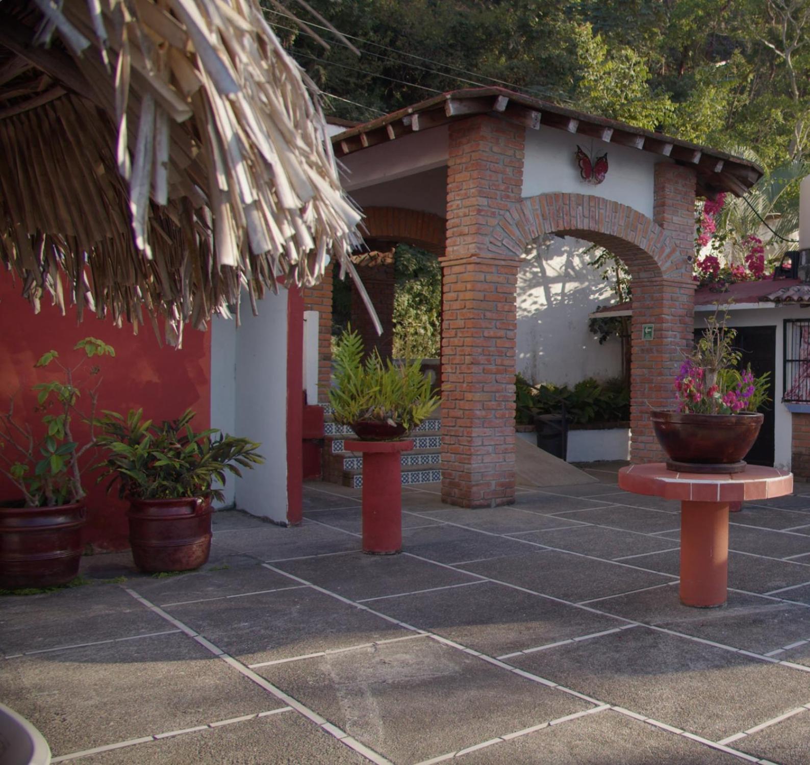 Traditional Sierra Leon Oceanfront Rooms - Adults Only Puerto Vallarta Dış mekan fotoğraf